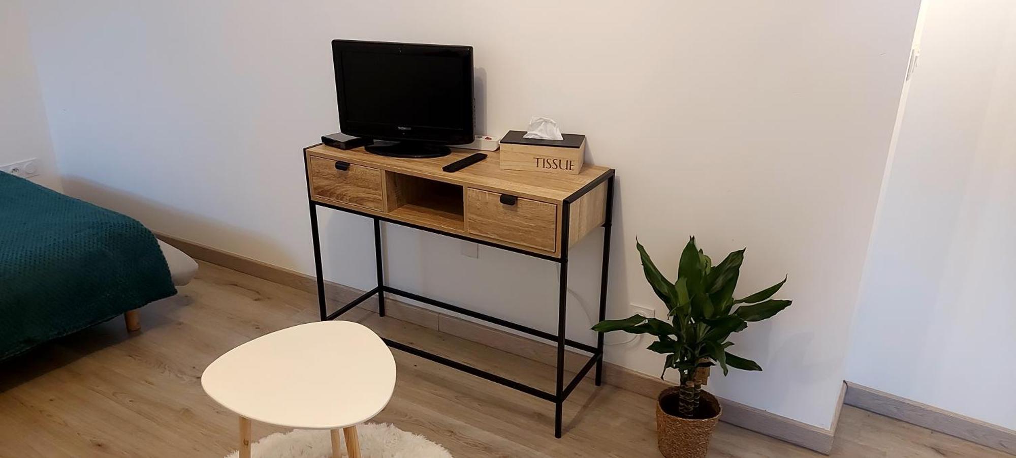 Chez Mathilde, Studio Sur Laval Лавал Екстериор снимка